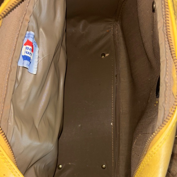 American Tourister Bag with Yellow Accents - Picture 7 of 10